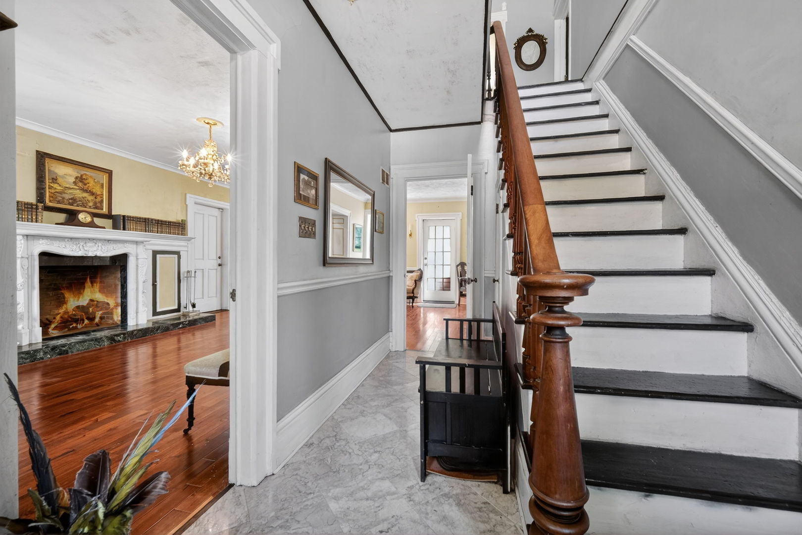 36W927 Red Gate Road, St. Charles, IL 60175