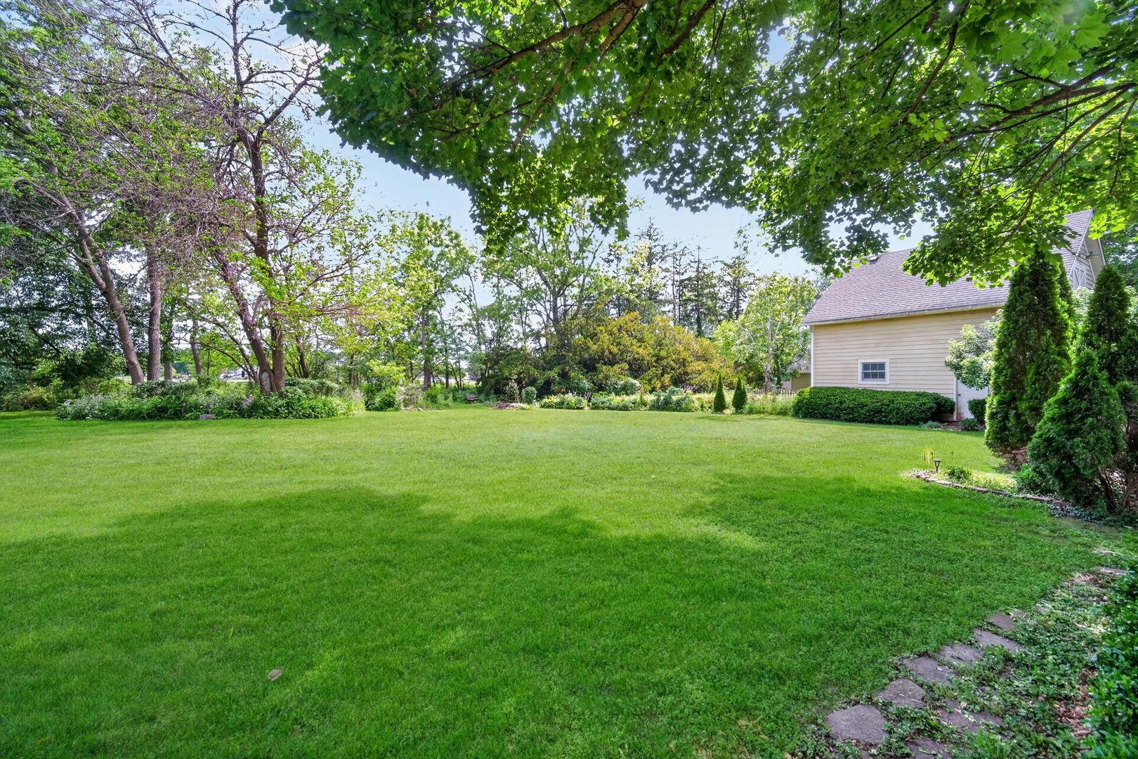 36W927 Red Gate Road, St. Charles, IL 60175