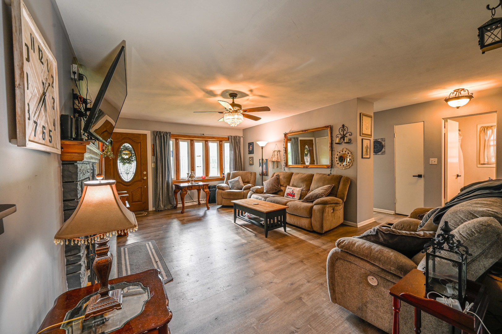 707 Kirkwood Avenue, Winthrop Harbor, IL 60096