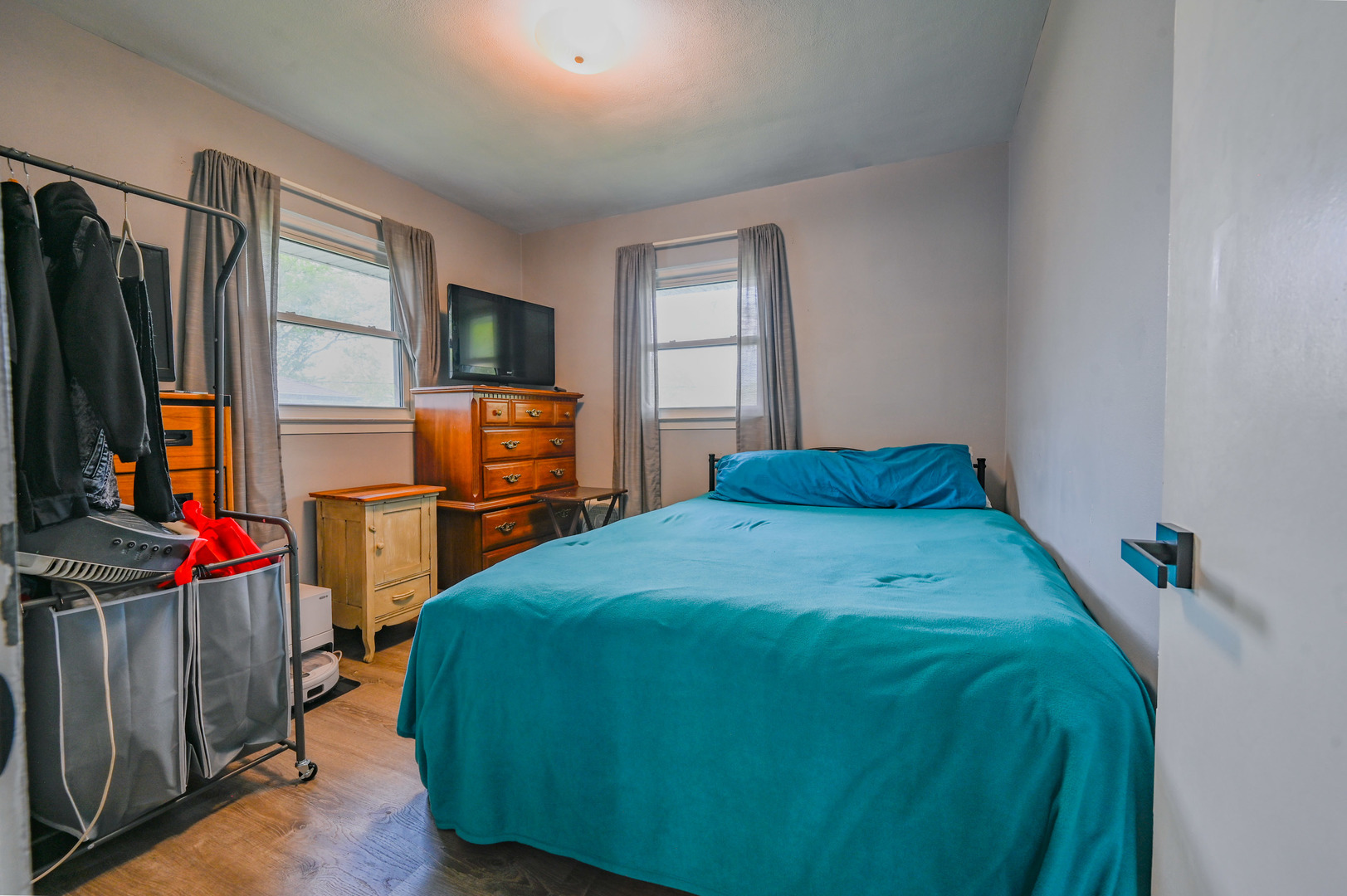 707 Kirkwood Avenue, Winthrop Harbor, IL 60096