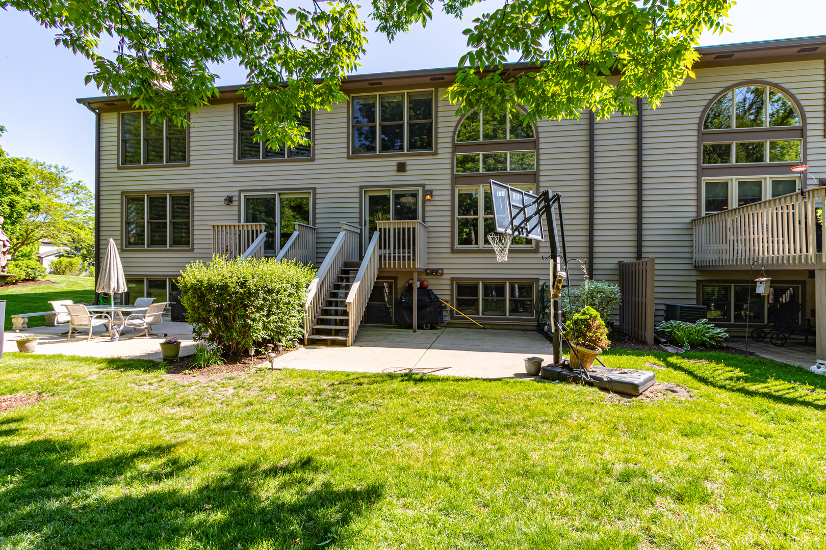 302 Kazimour Drive, Lake Barrington, IL 60010