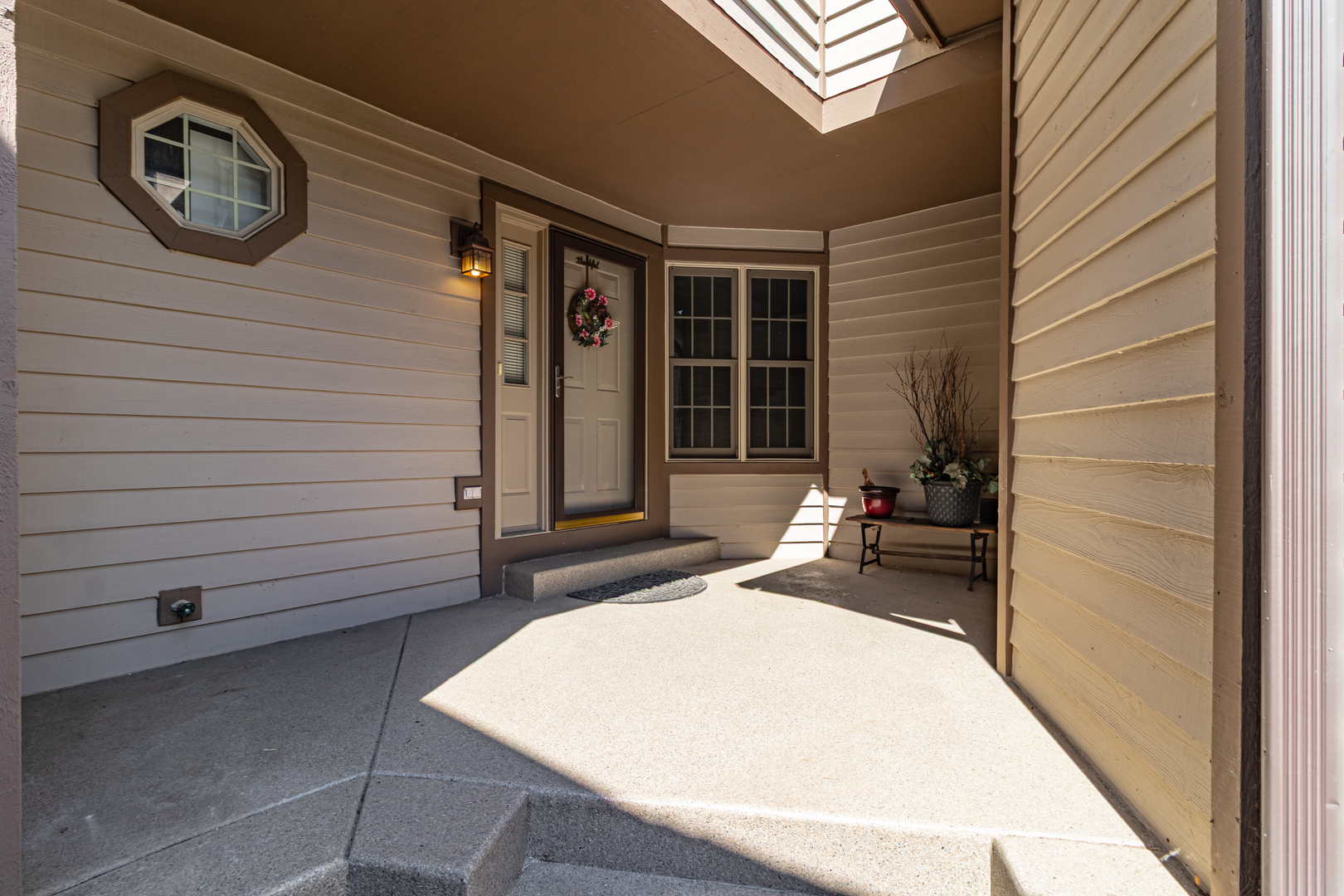 302 Kazimour Drive, Lake Barrington, IL 60010