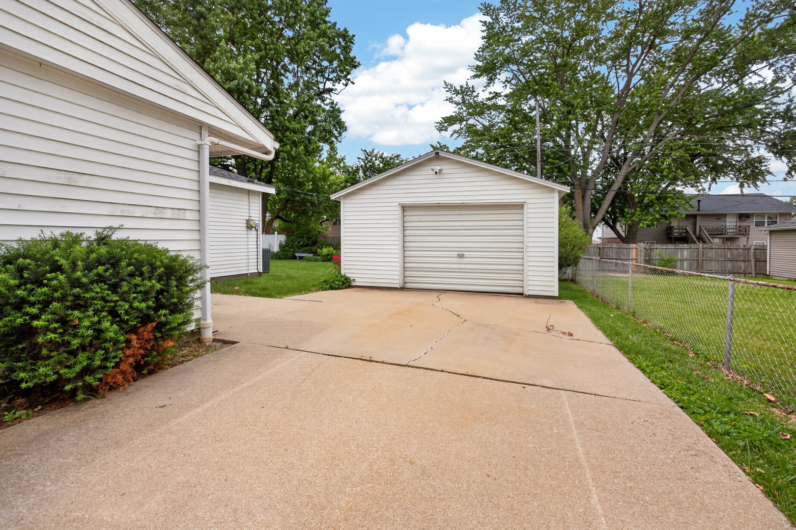 1218 Mt Vernon Drive, Bloomington, IL 61704