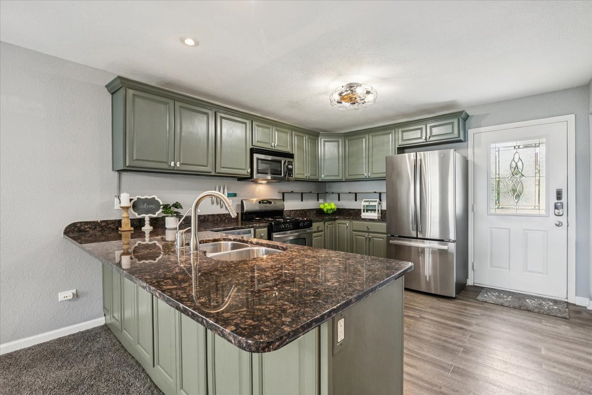 524 Park Avenue, Fox Lake, IL 60020