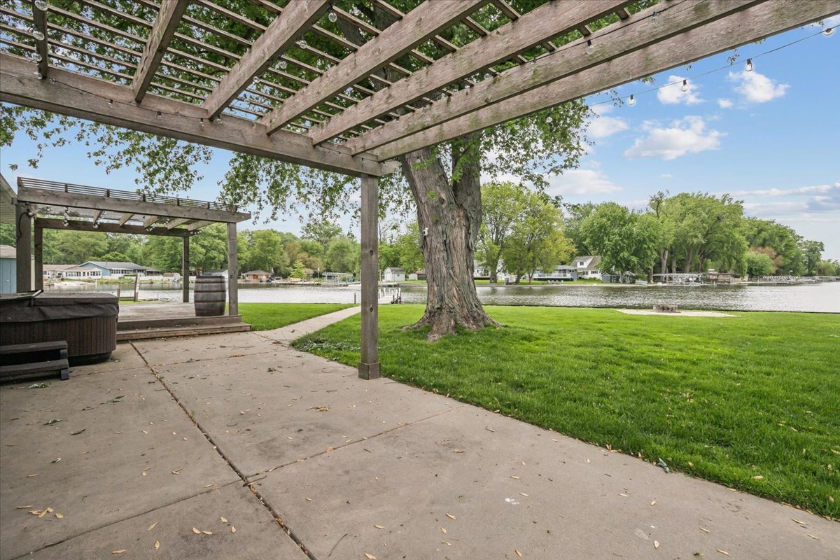 524 Park Avenue, Fox Lake, IL 60020