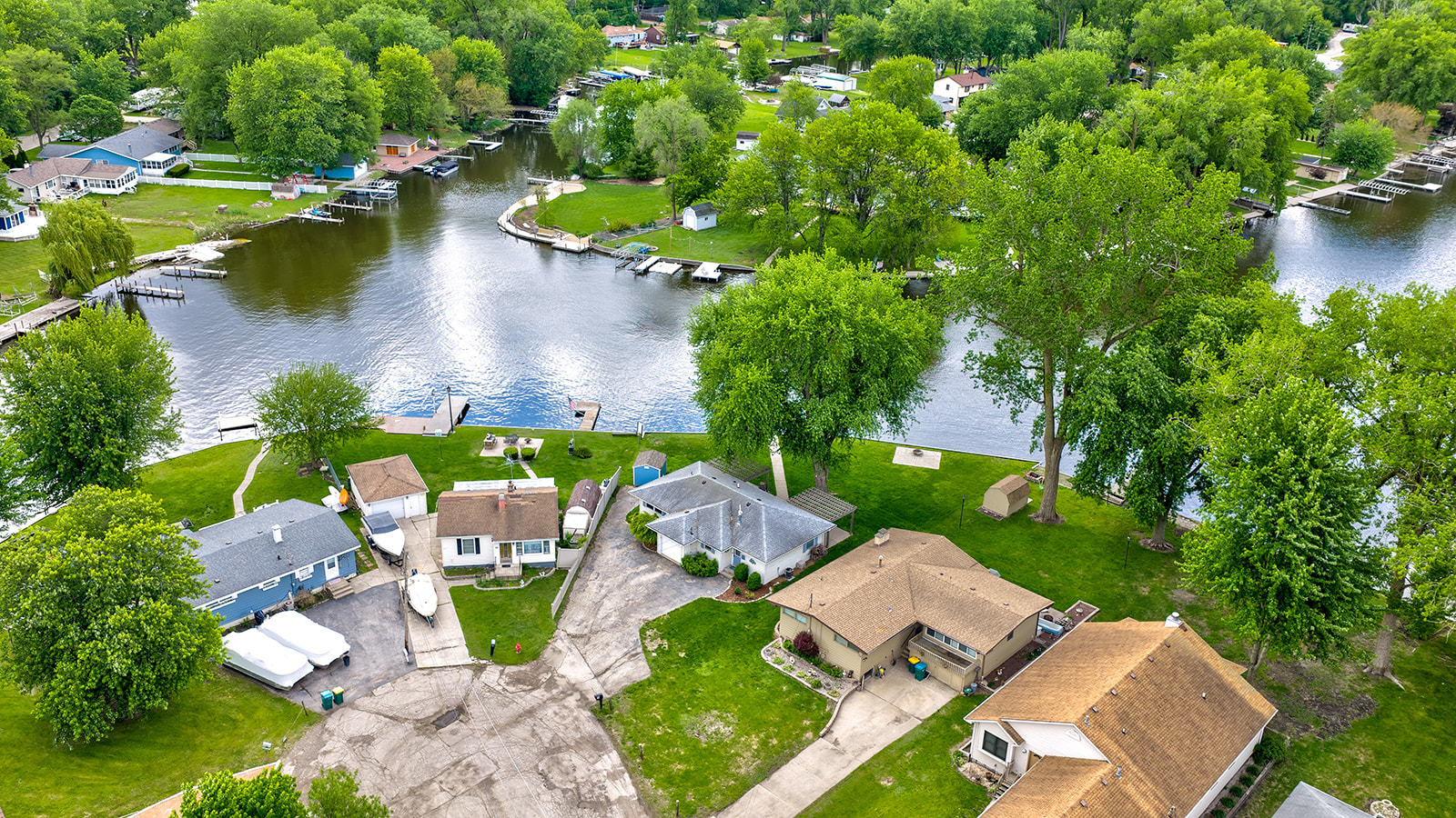 524 Park Avenue, Fox Lake, IL 60020
