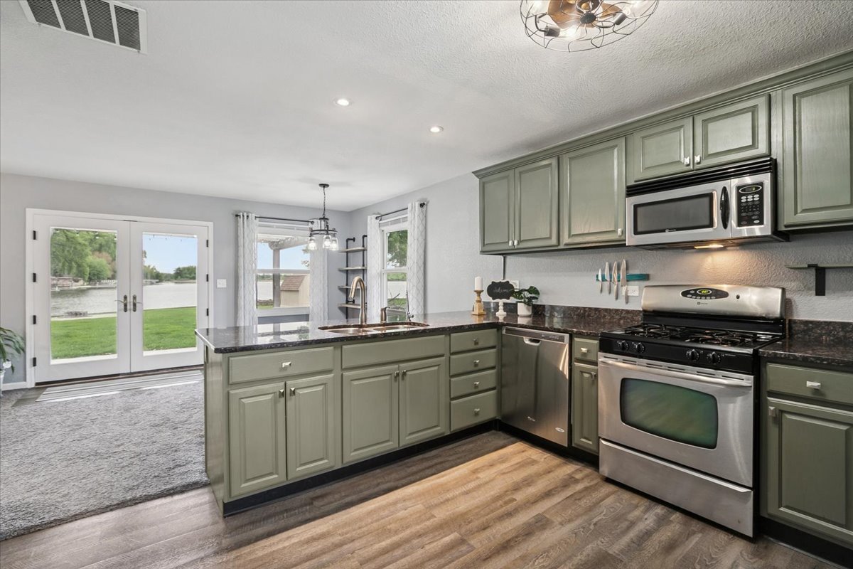 524 Park Avenue, Fox Lake, IL 60020