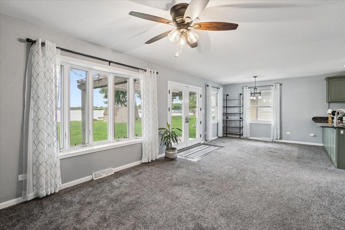 524 Park Avenue, Fox Lake, IL 60020