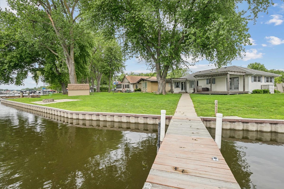 524 Park Avenue, Fox Lake, IL 60020