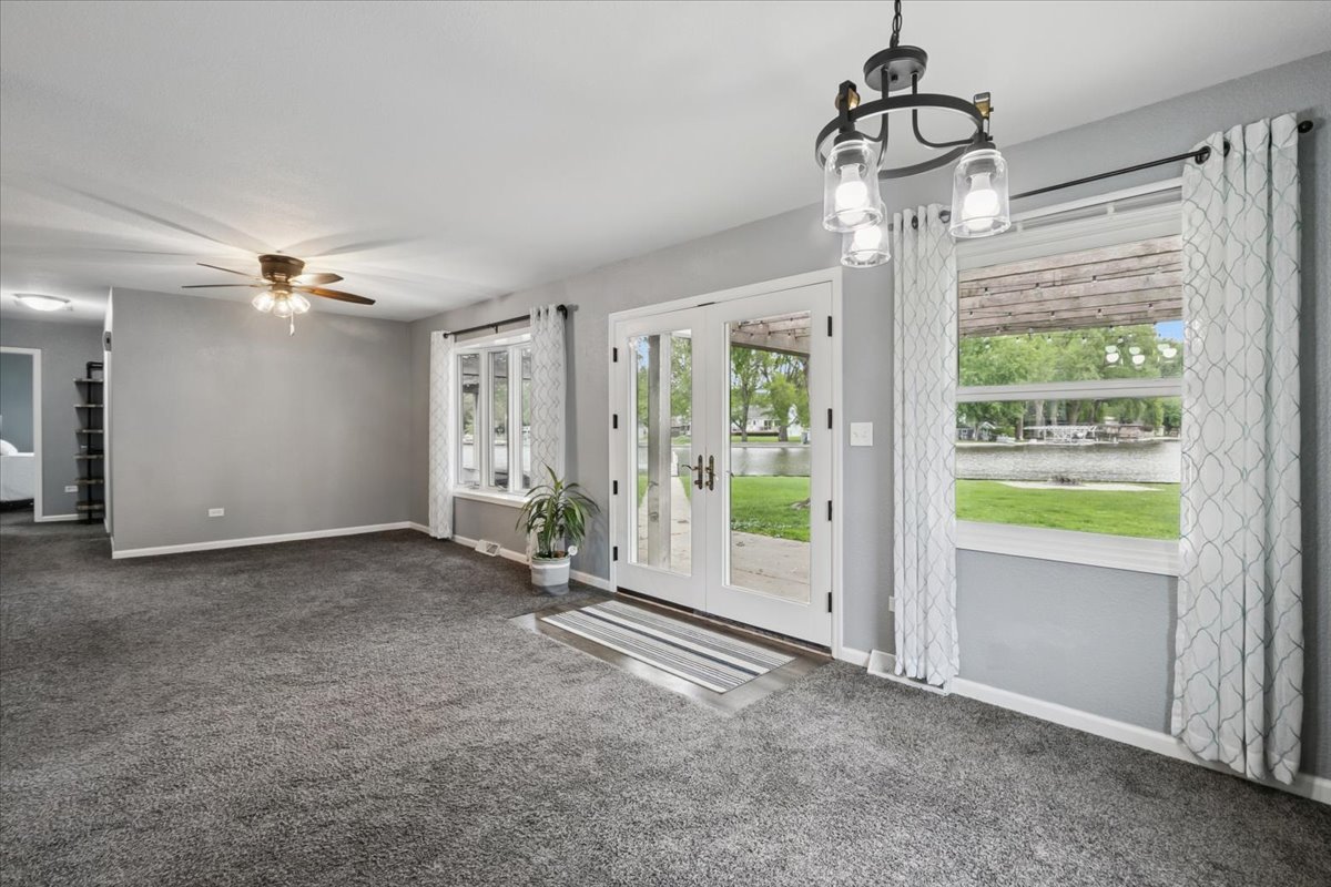524 Park Avenue, Fox Lake, IL 60020
