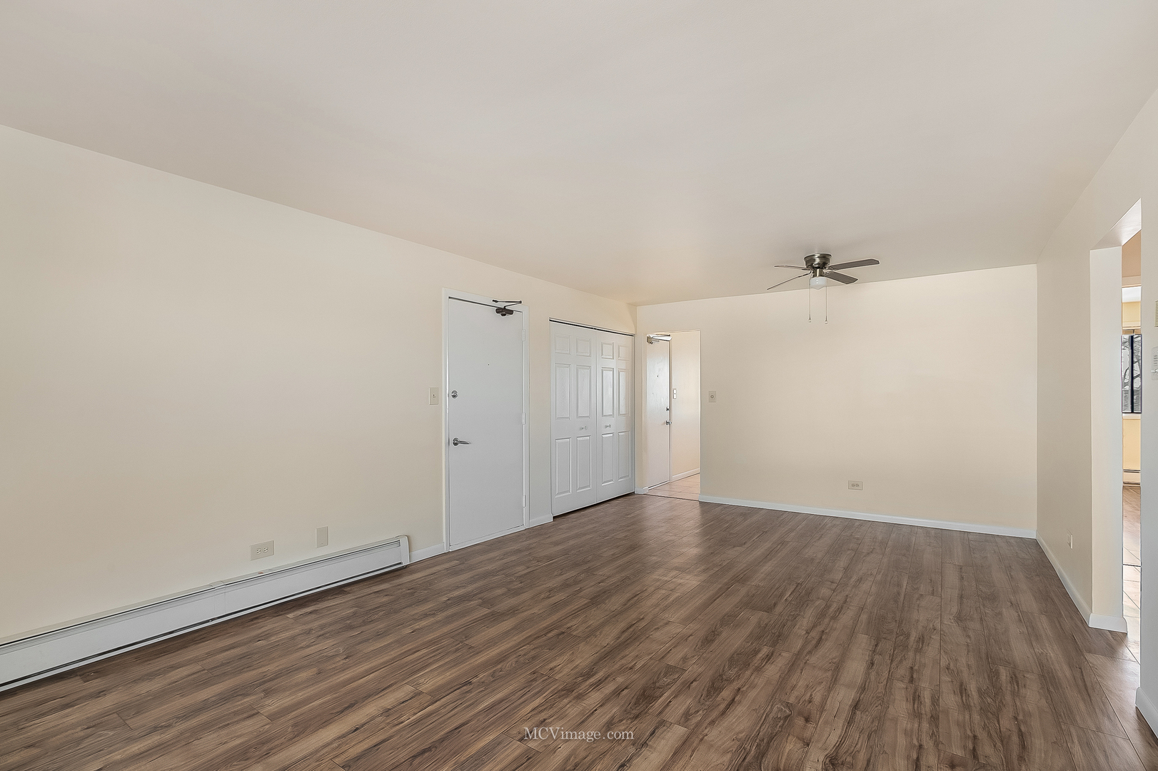 7731 Woodward Avenue #1B, Woodridge, IL 60517