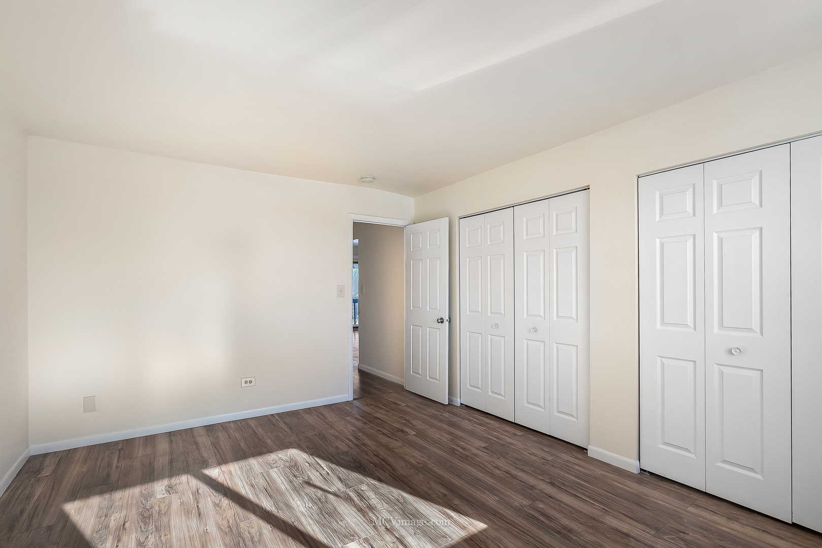 7731 Woodward Avenue #1B, Woodridge, IL 60517