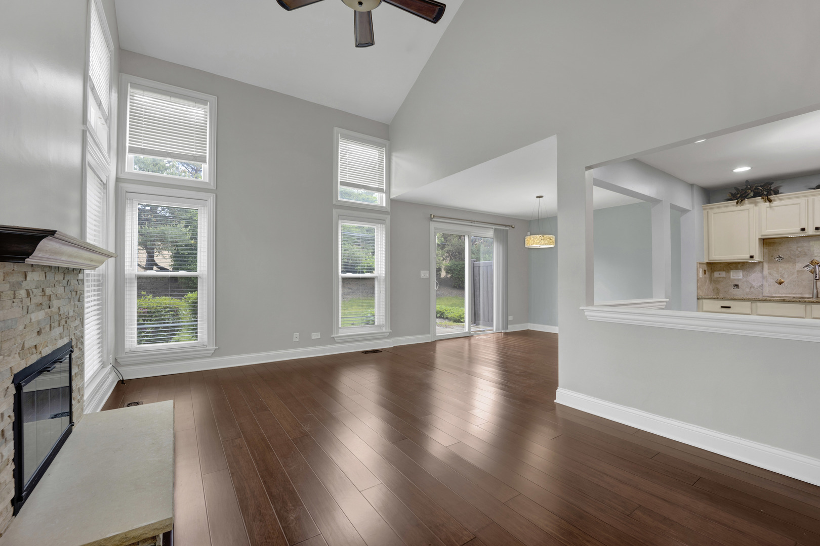 347 W Prairie Circle, Itasca, IL 60143