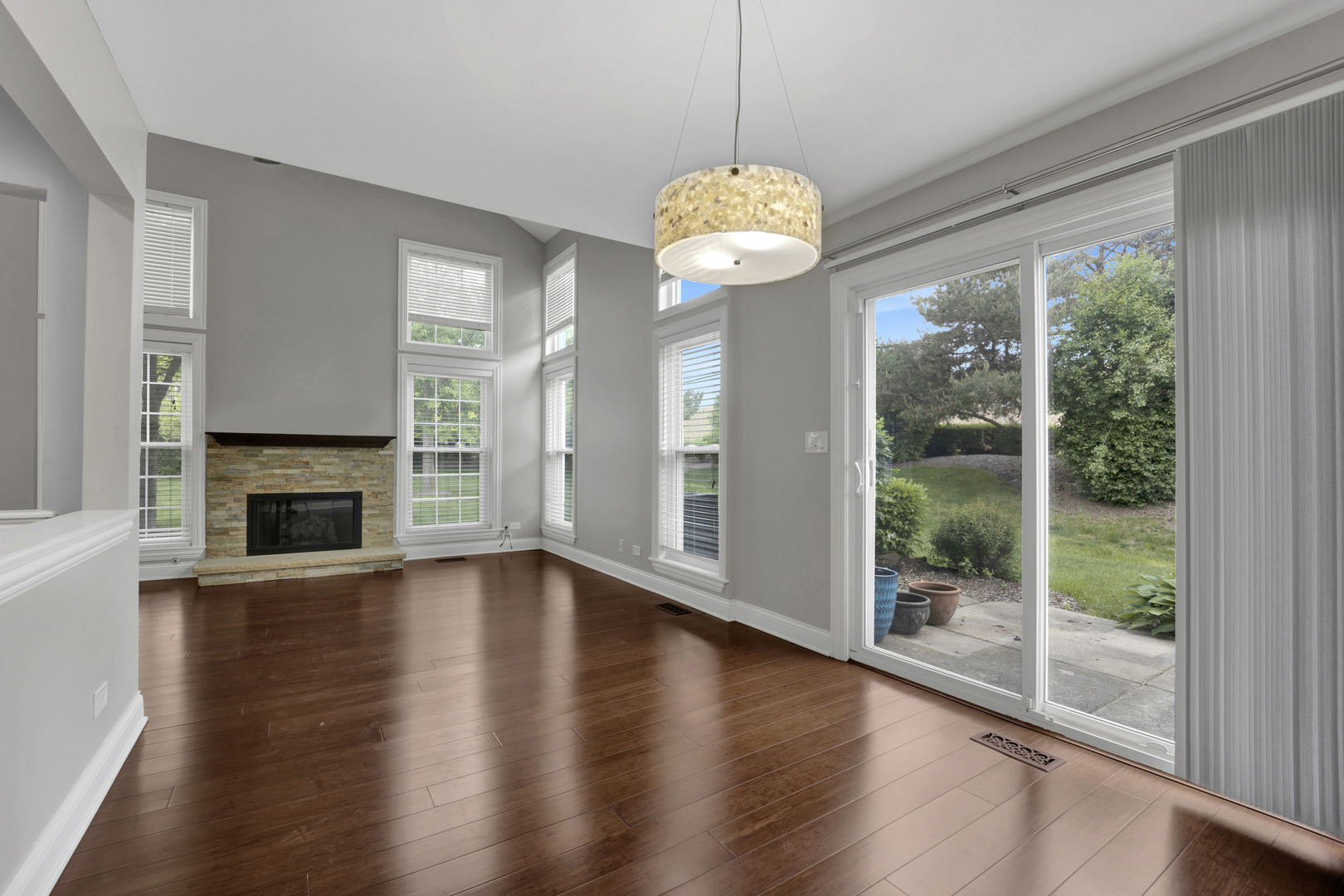 347 W Prairie Circle, Itasca, IL 60143