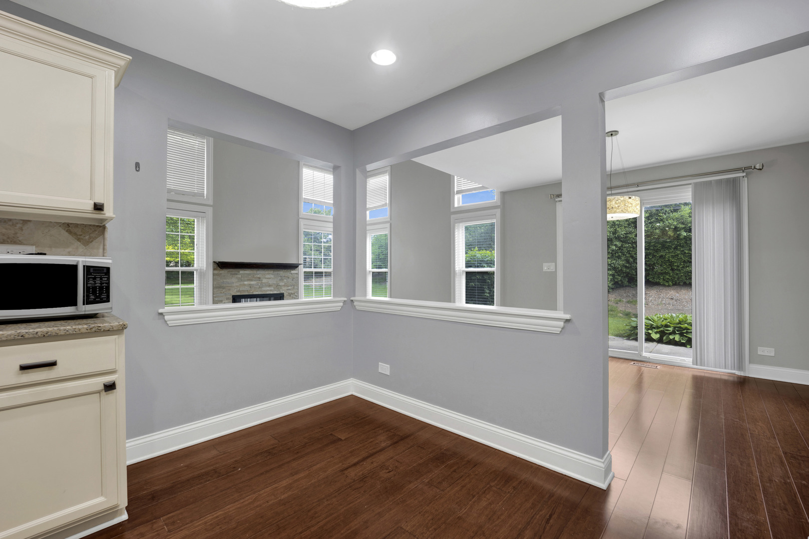 347 W Prairie Circle, Itasca, IL 60143