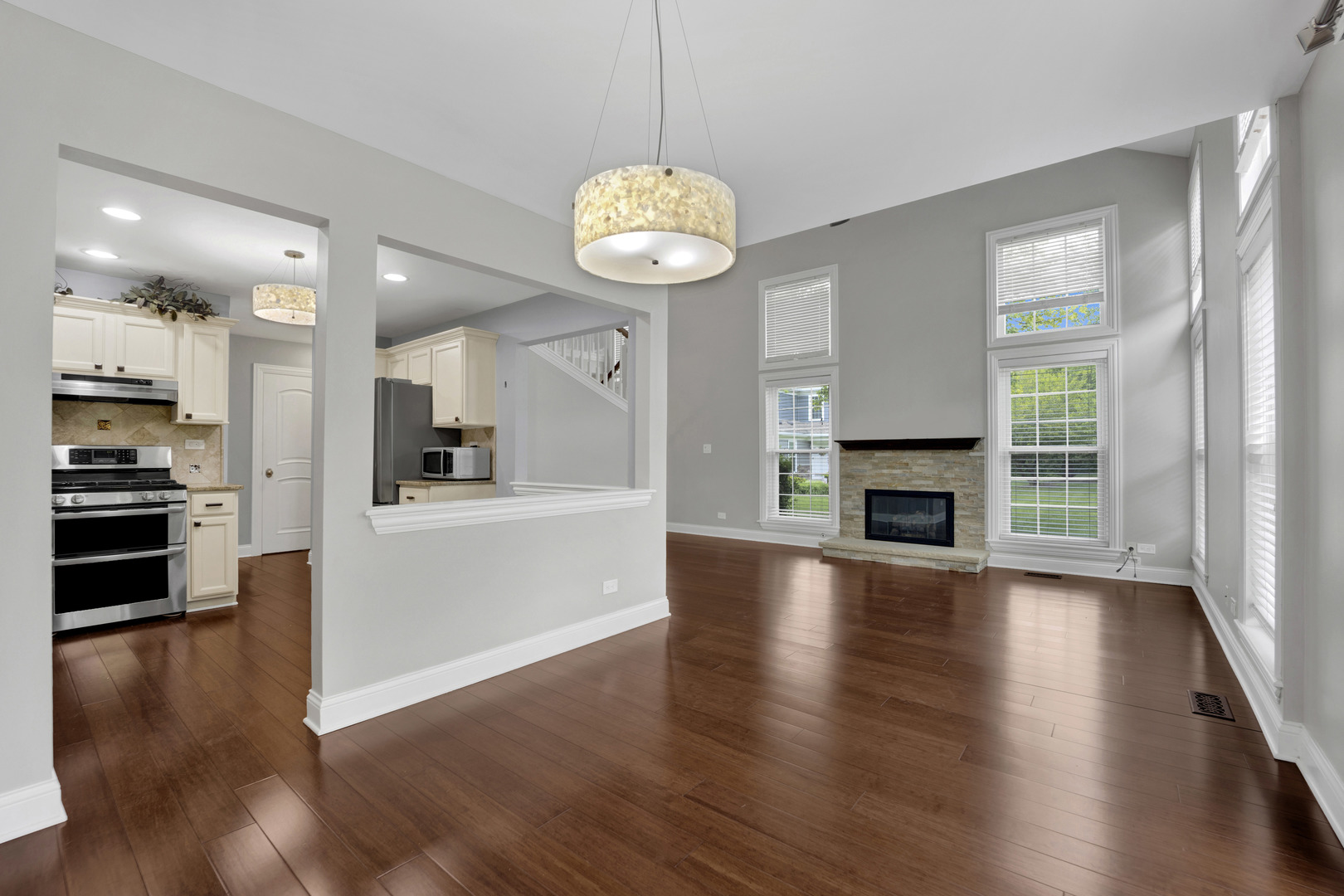 347 W Prairie Circle, Itasca, IL 60143