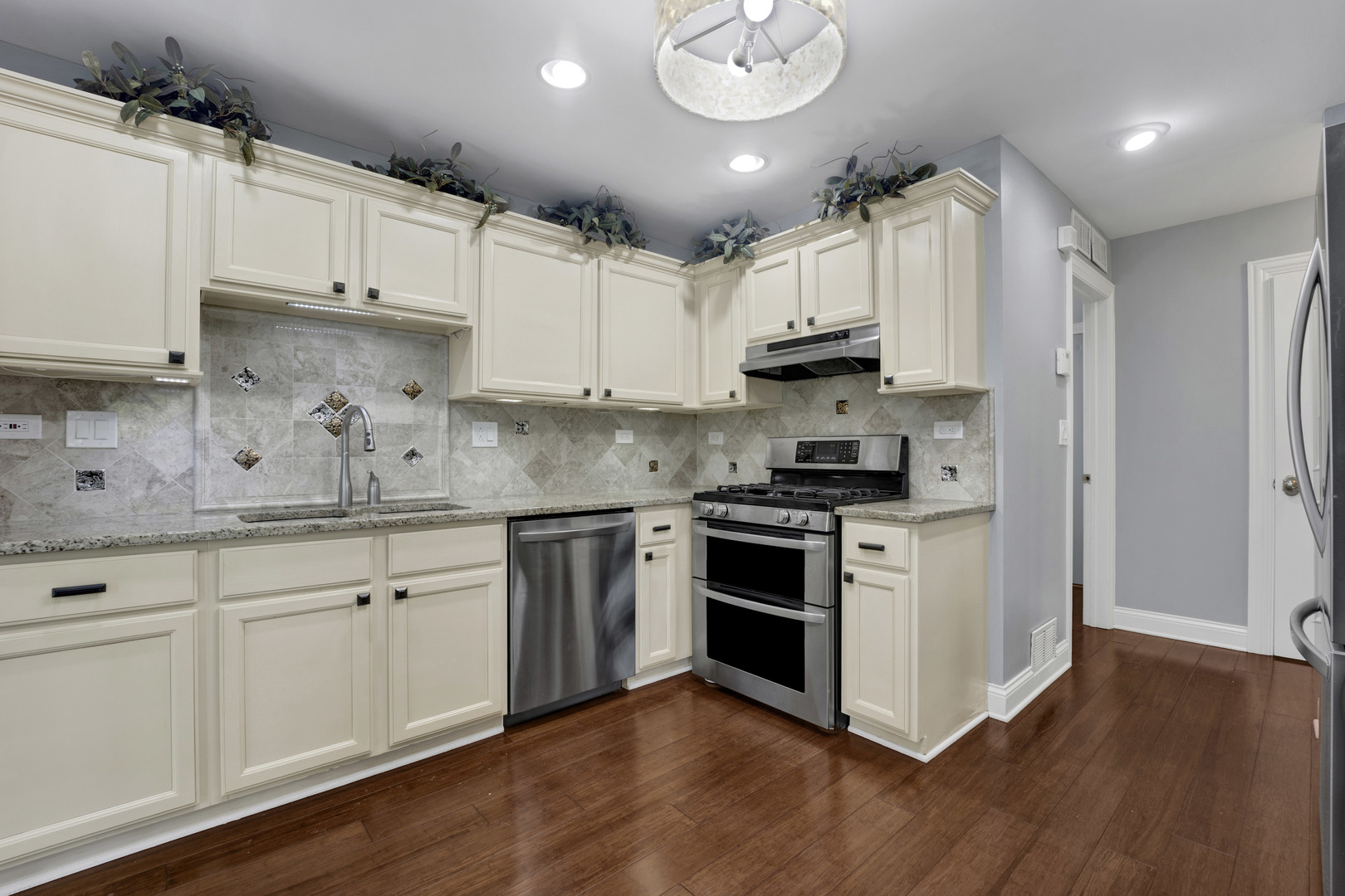347 W Prairie Circle, Itasca, IL 60143