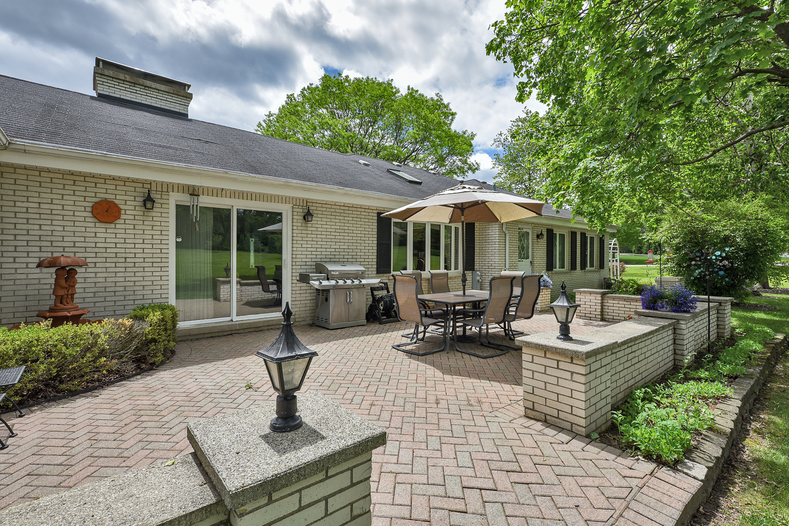 1812 Prestwick Drive, Inverness, IL 60067