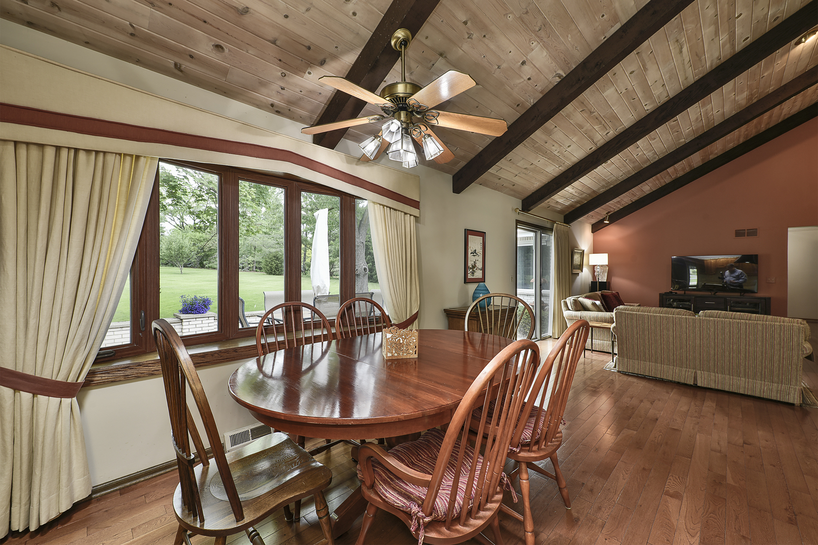 1812 Prestwick Drive, Inverness, IL 60067