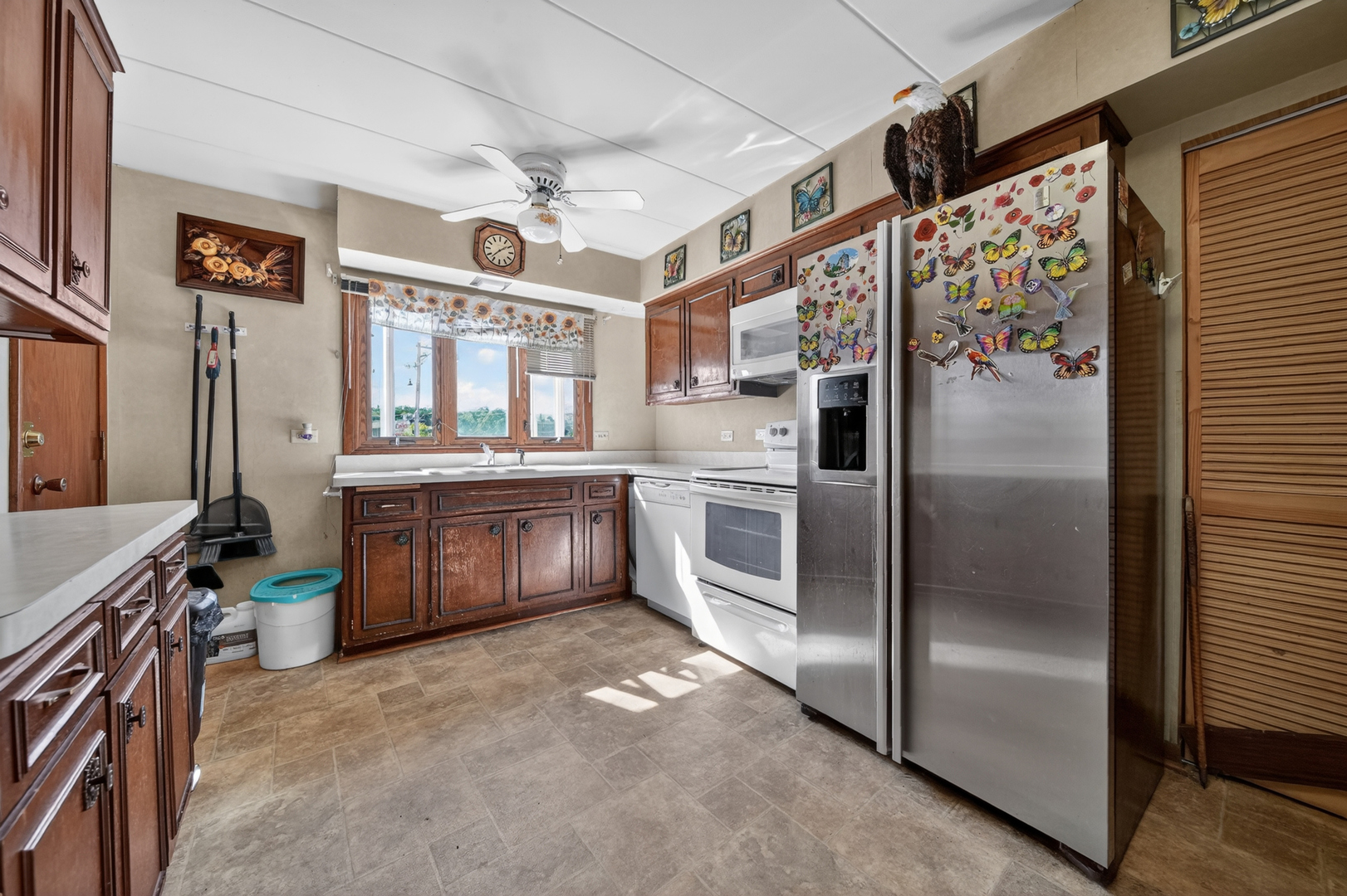 9504 S 86th Avenue #201, Hickory Hills, IL 60457