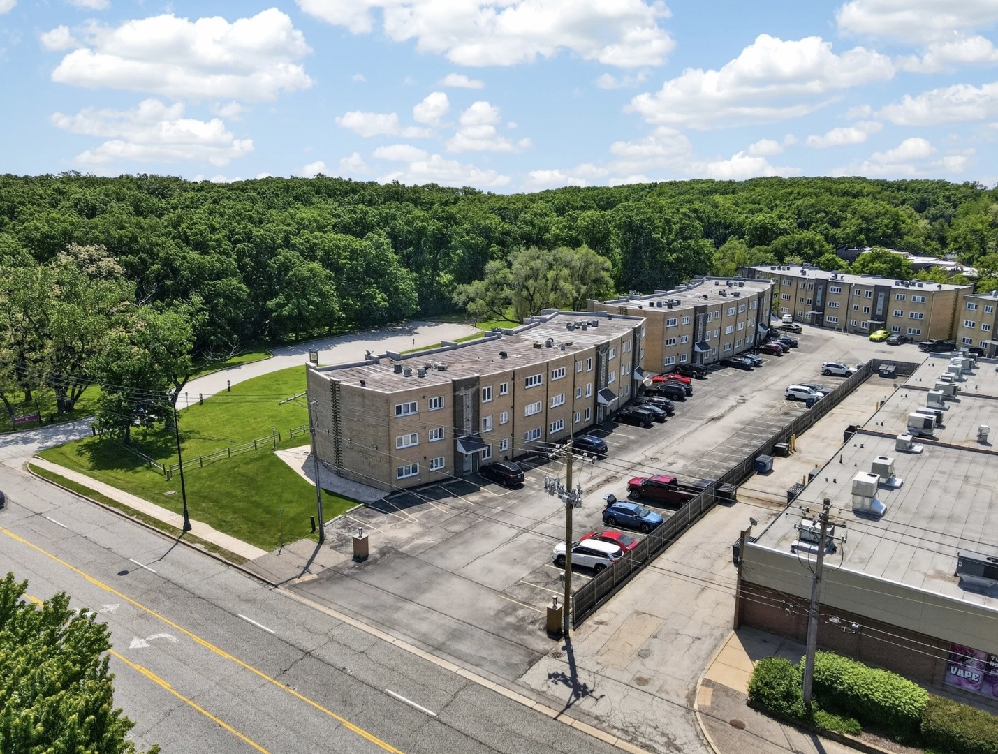 9504 S 86th Avenue #201, Hickory Hills, IL 60457