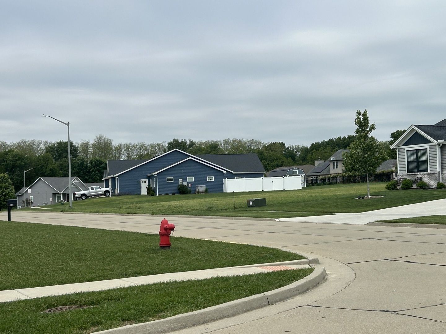 106 Blue Bird Court, Hudson, IL 61748