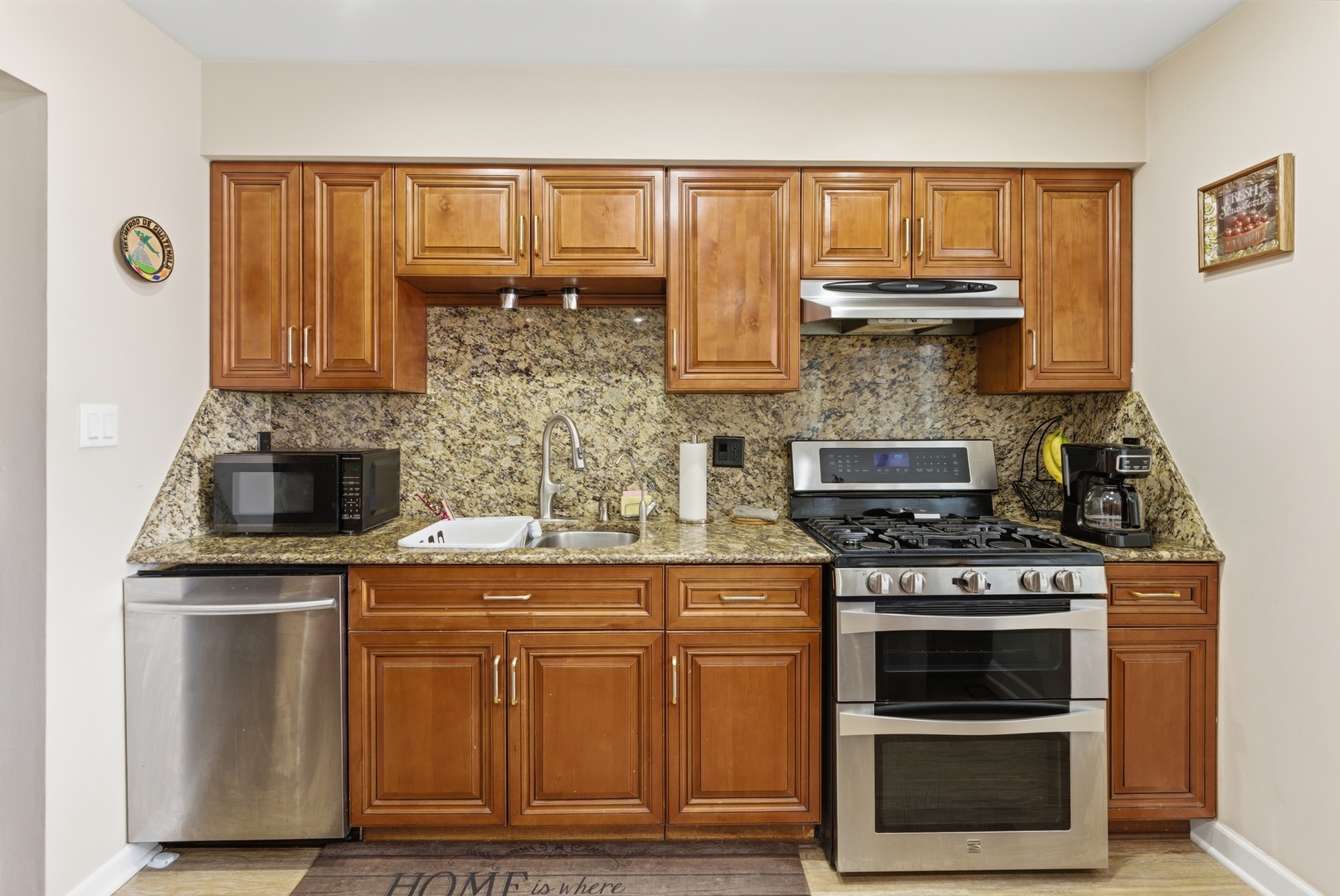 824 Oakton Avenue, Romeoville, IL 60446