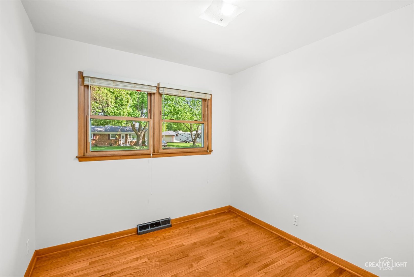 1732 Roanoak Avenue, Aurora, IL 60506