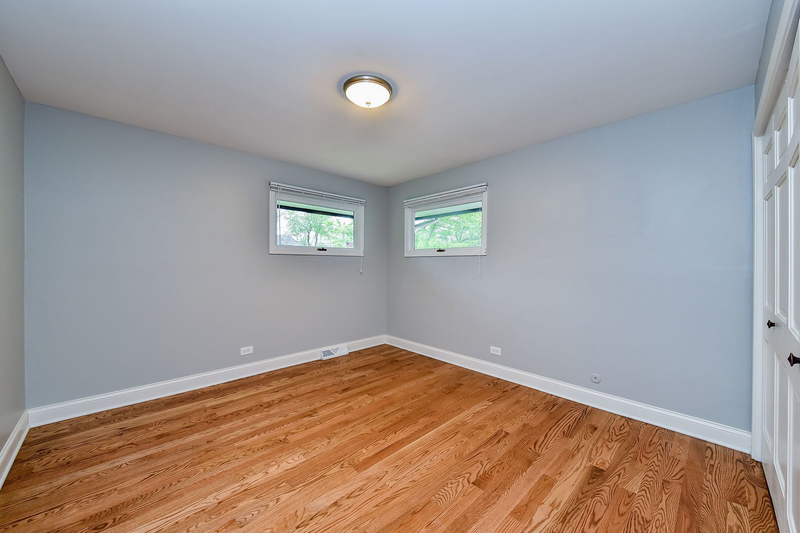 1706 E Liberty Drive, Wheaton, IL 60187