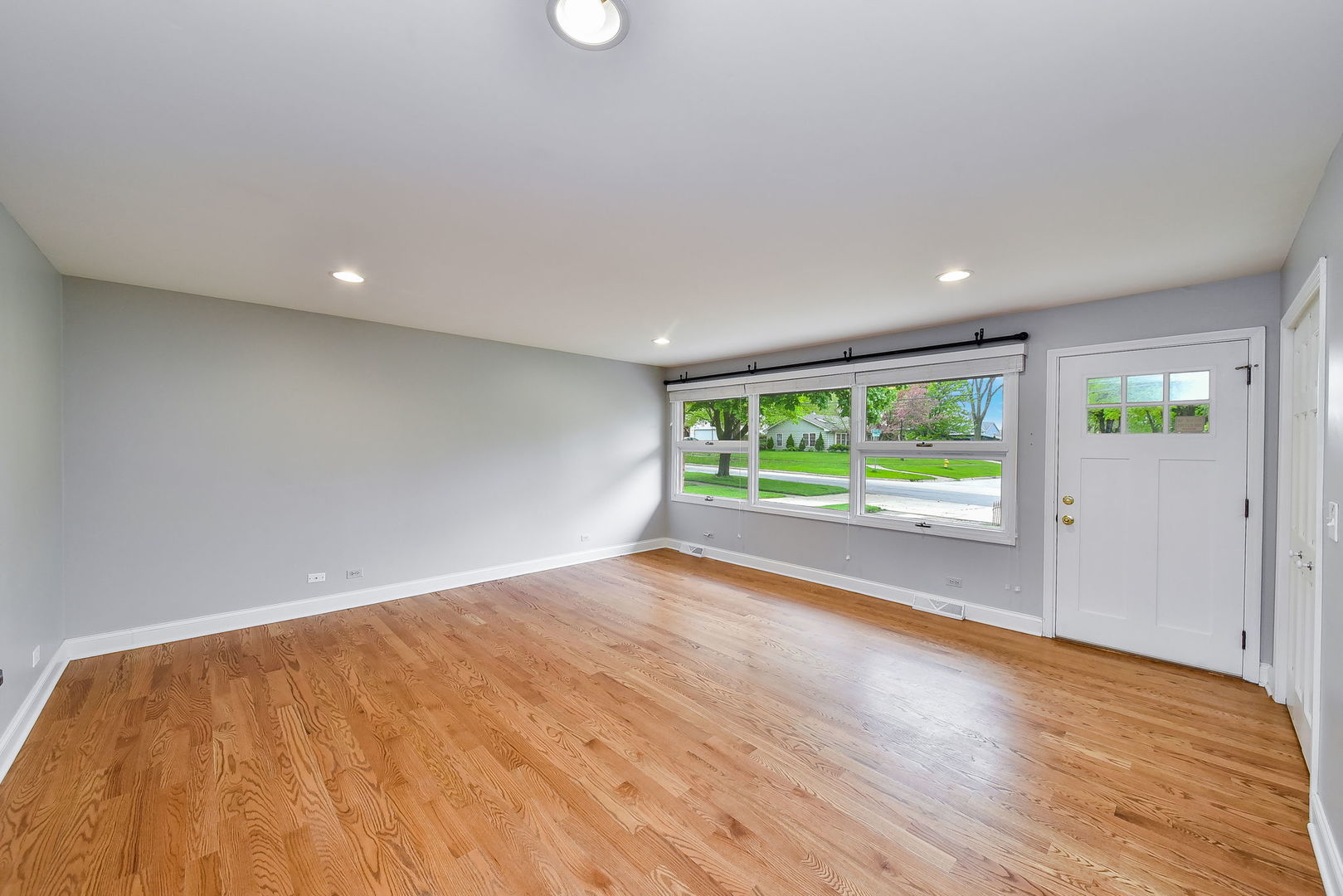1706 E Liberty Drive, Wheaton, IL 60187