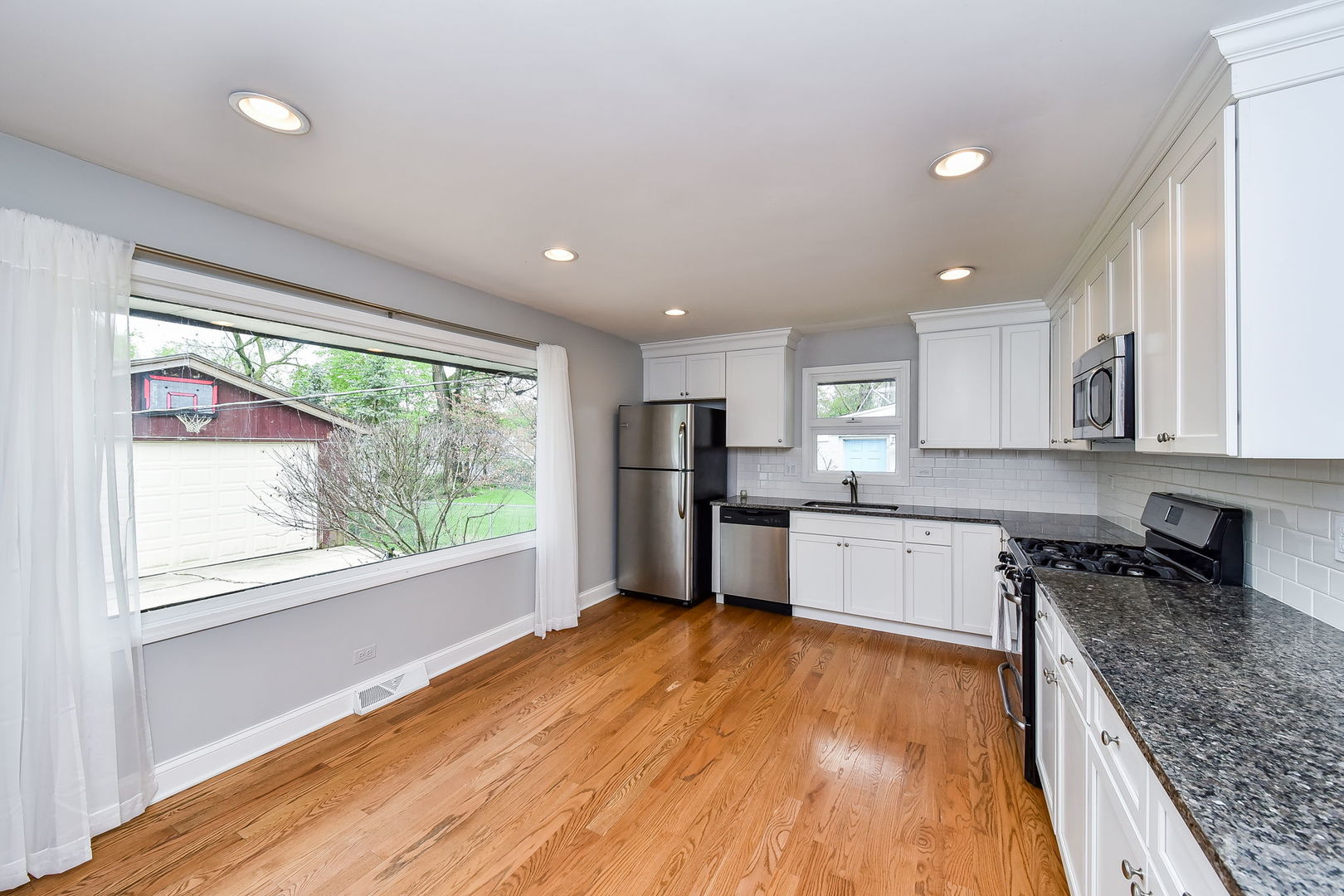 1706 E Liberty Drive, Wheaton, IL 60187