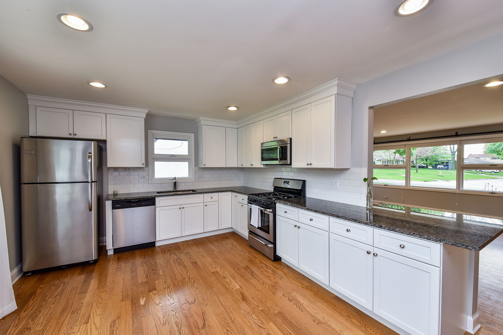1706 E Liberty Drive, Wheaton, IL 60187