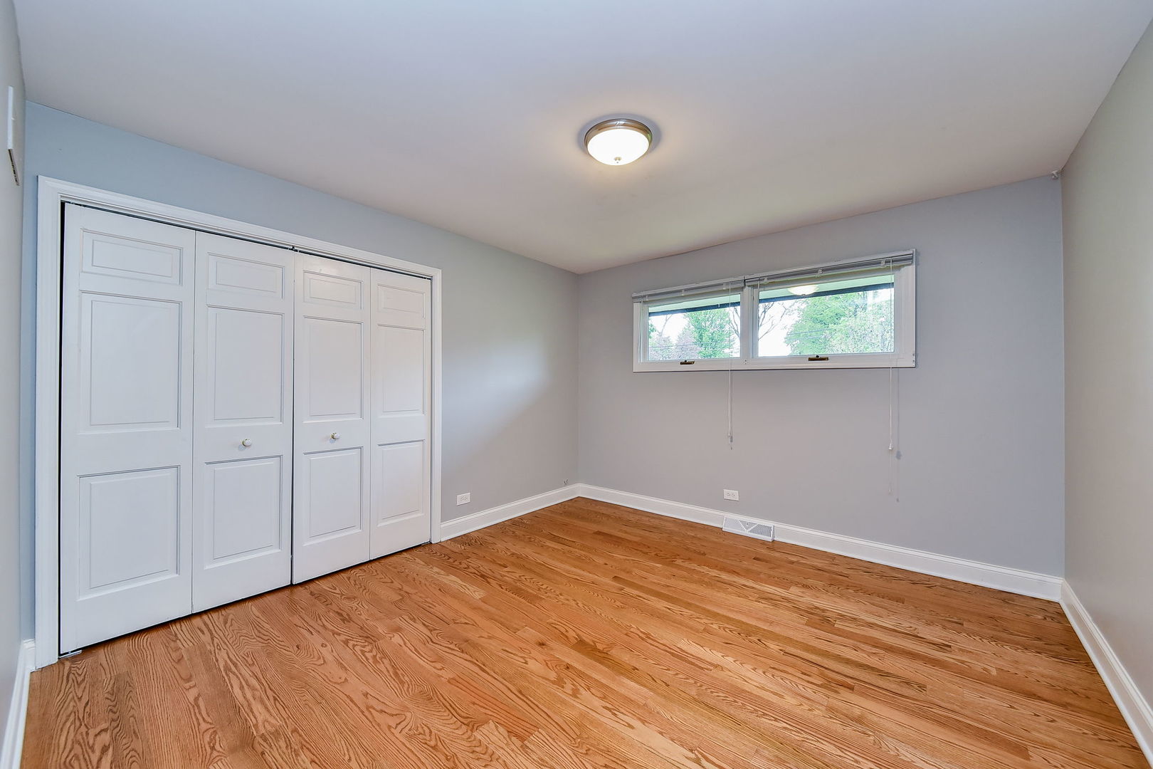 1706 E Liberty Drive, Wheaton, IL 60187