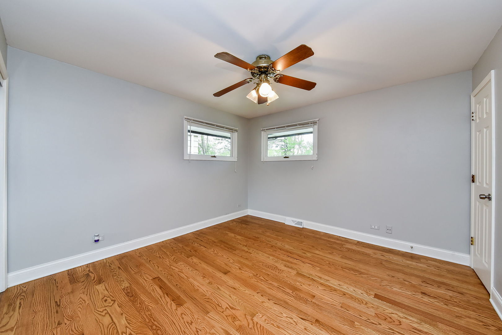 1706 E Liberty Drive, Wheaton, IL 60187