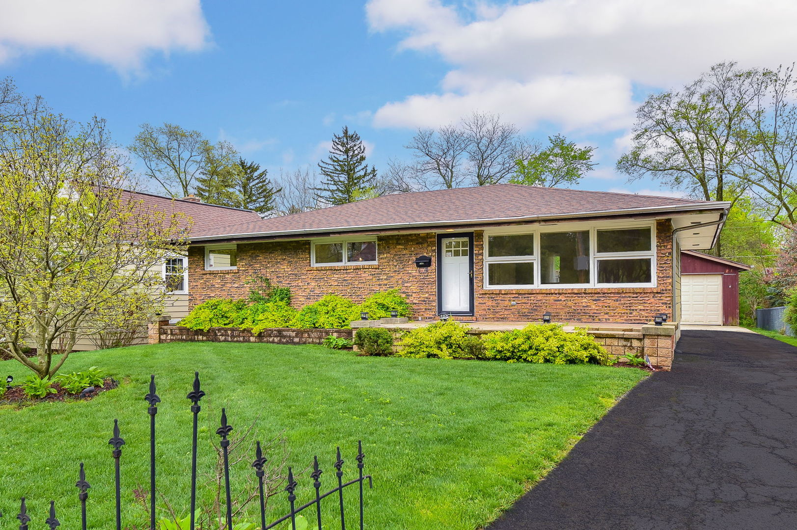 1706 E Liberty Drive, Wheaton, IL 60187