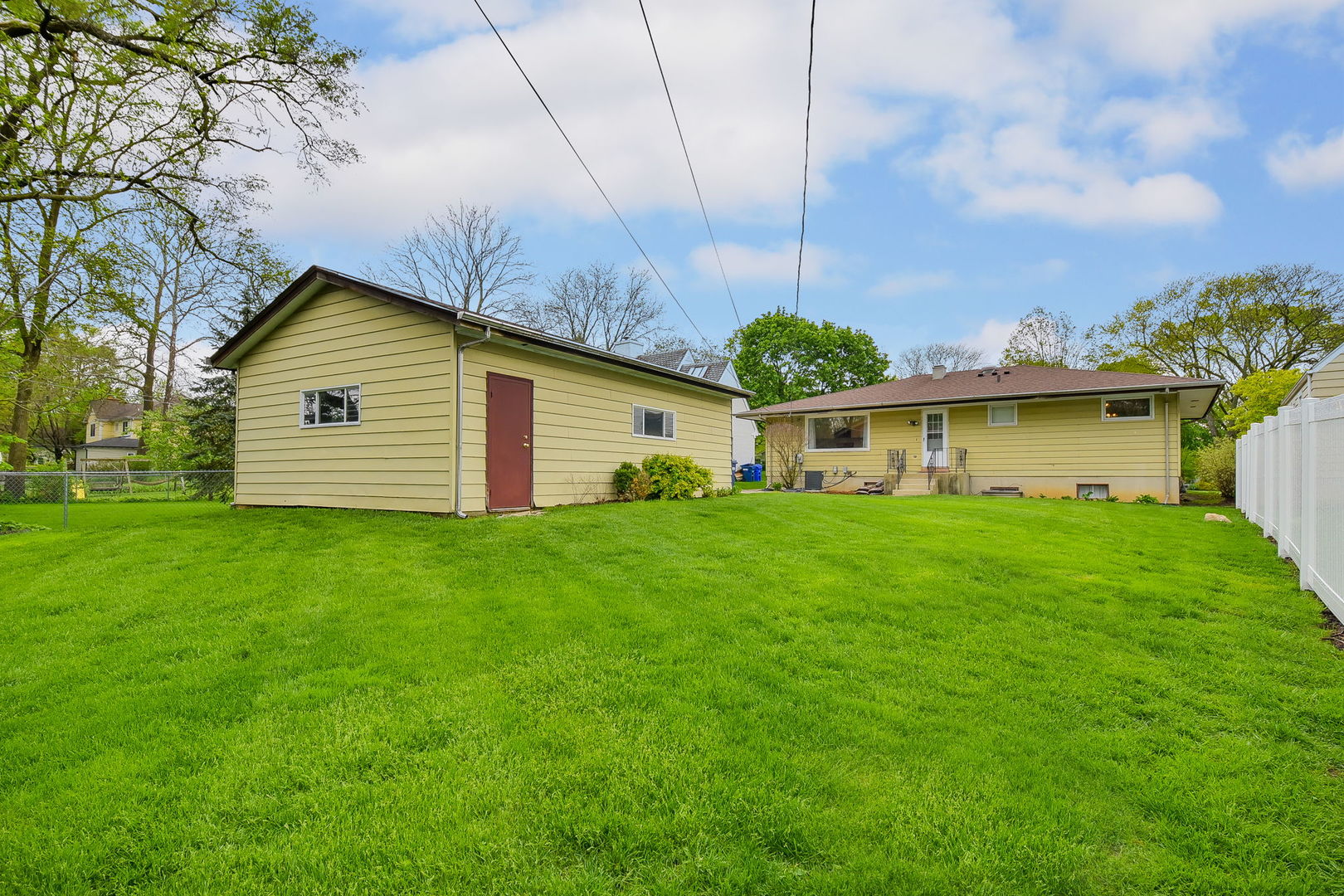 1706 E Liberty Drive, Wheaton, IL 60187