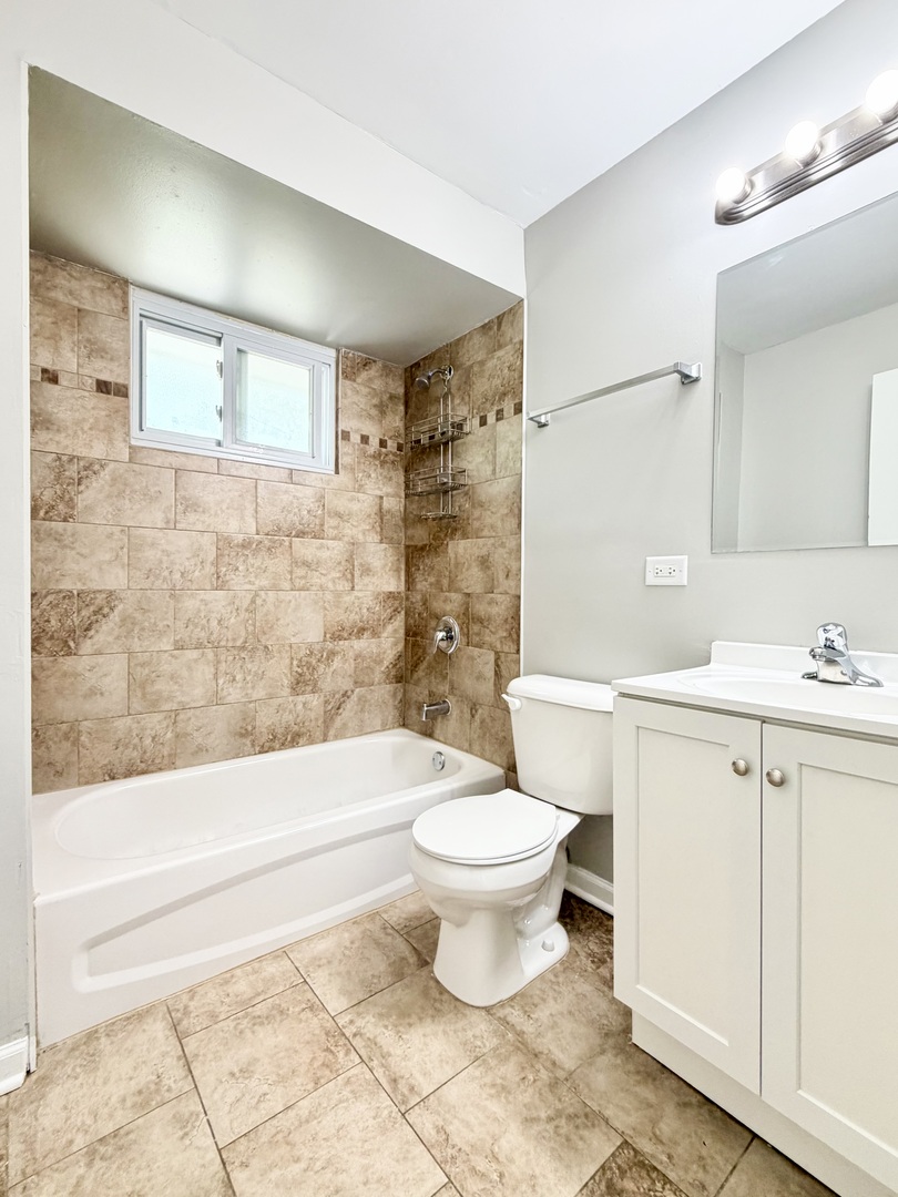 534 CIRCLE Drive, University Park, IL 60484