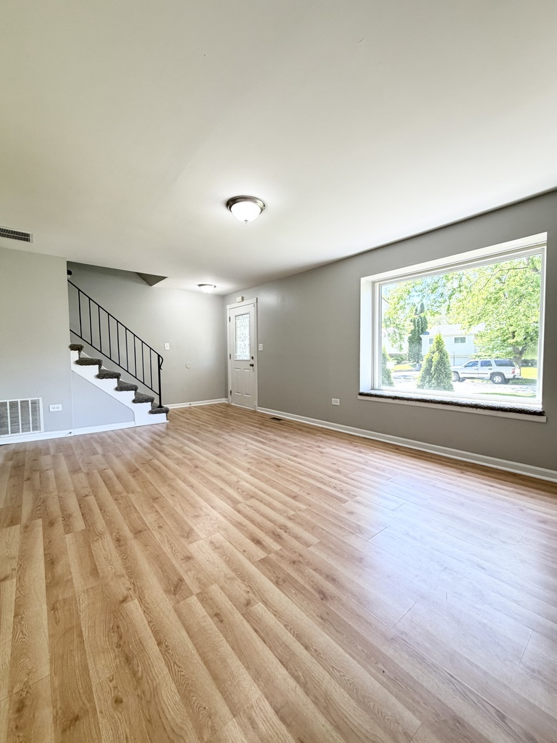 534 CIRCLE Drive, University Park, IL 60484