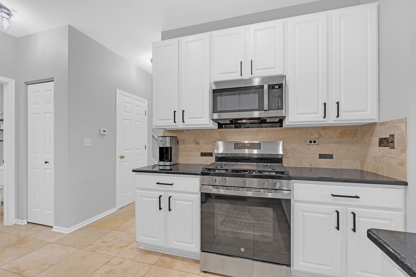 517 Heritage Court #517, St. Charles, IL 60175