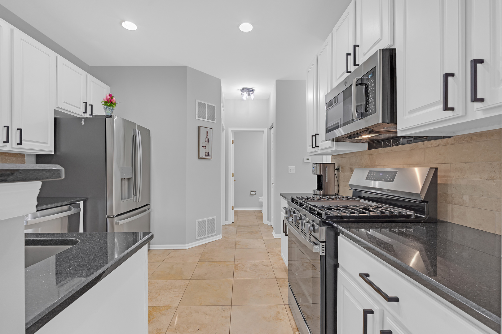 517 Heritage Court #517, St. Charles, IL 60175