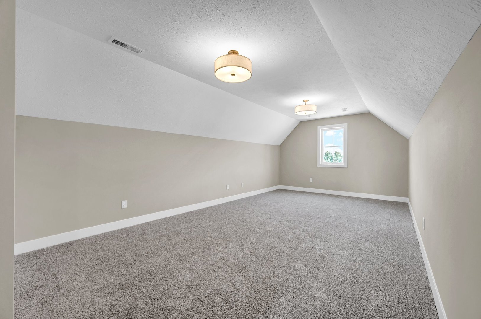 19889 Jared Drive, Bloomington, IL 61705