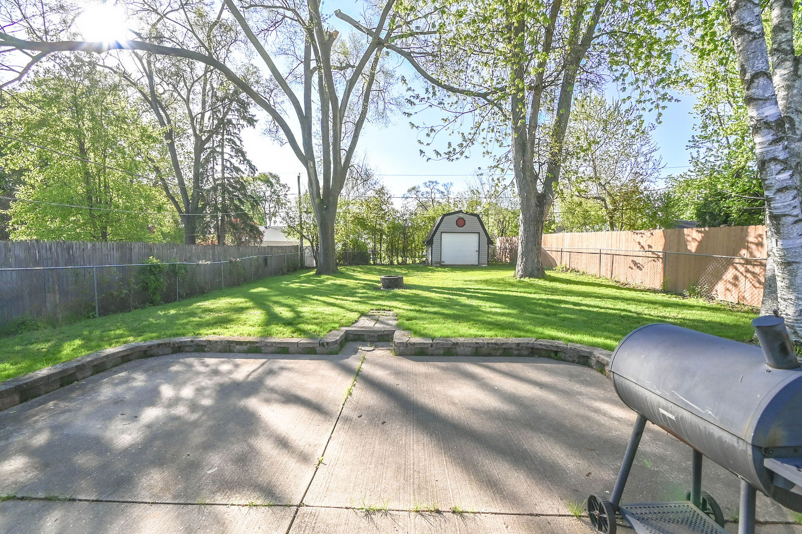 127 S Hawthorne Boulevard, Mundelein, IL 60060