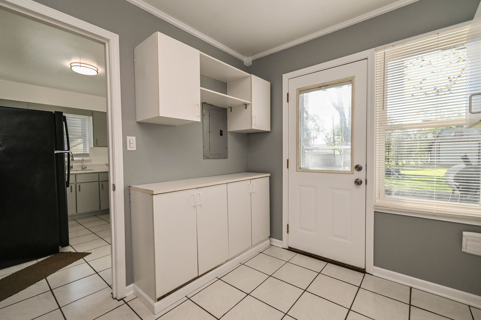127 S Hawthorne Boulevard, Mundelein, IL 60060