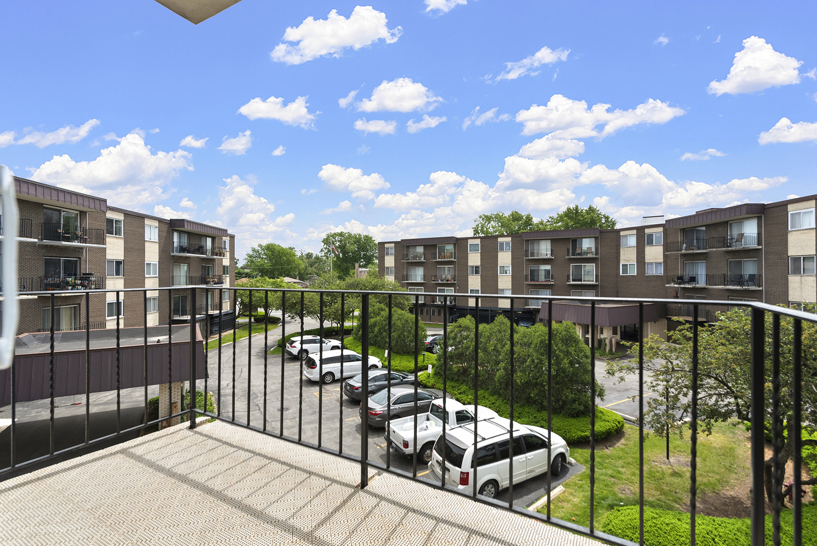 9820 S Pulaski Road #203, Oak Lawn, IL 60453