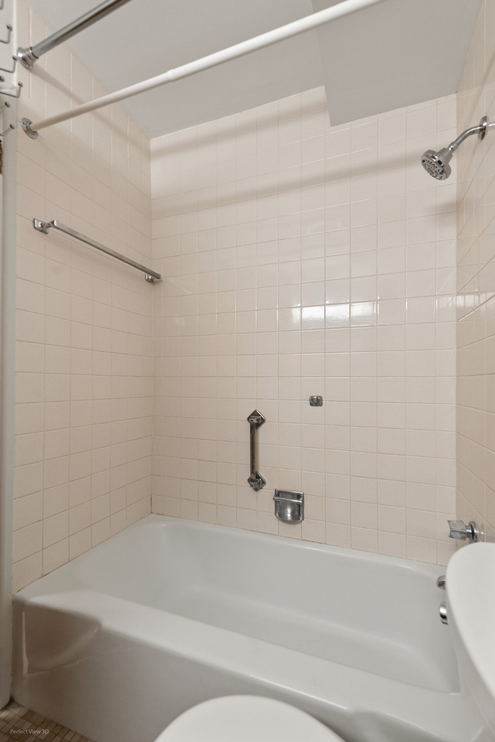 9820 S Pulaski Road #203, Oak Lawn, IL 60453