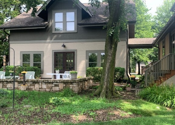 1516 S Batavia Avenue, Geneva, IL 60134