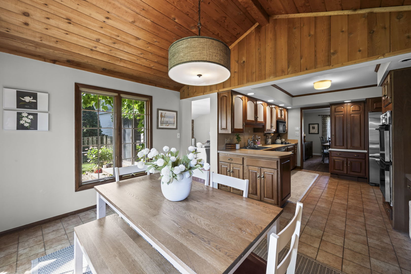 125 N Gibbons Avenue, Arlington Heights, IL 60004