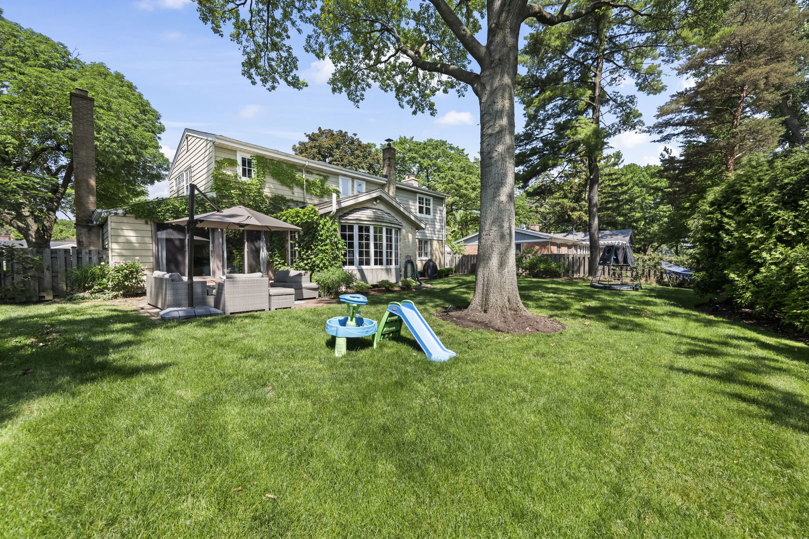 125 N Gibbons Avenue, Arlington Heights, IL 60004