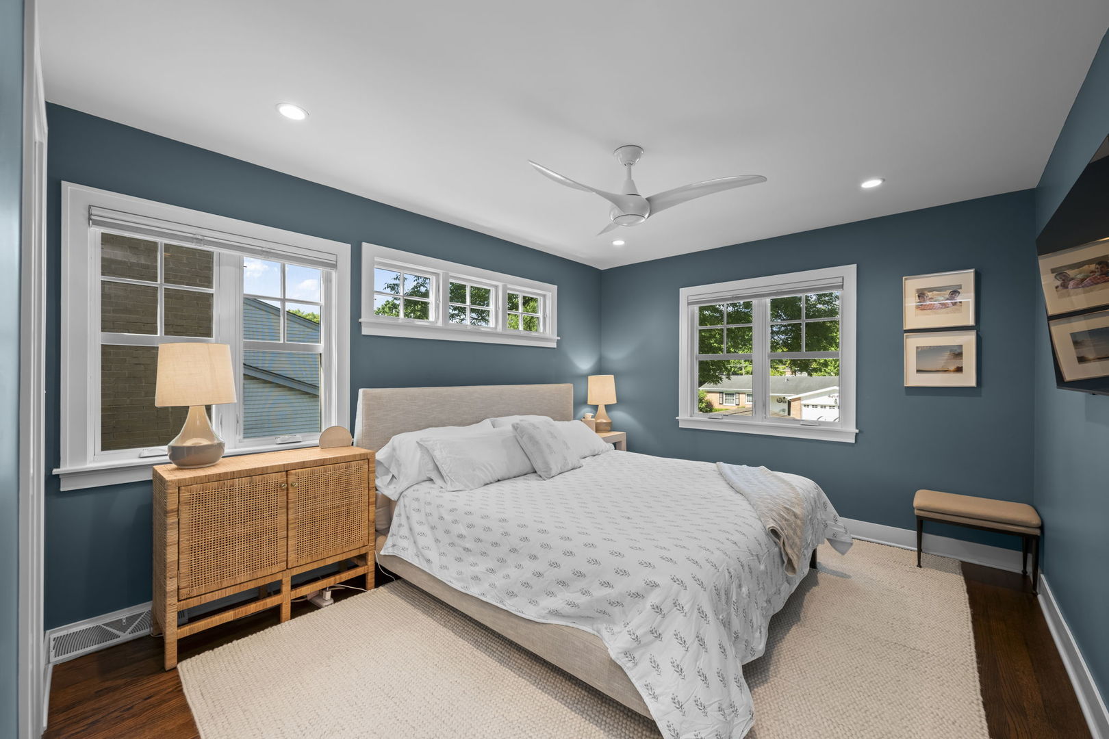 125 N Gibbons Avenue, Arlington Heights, IL 60004