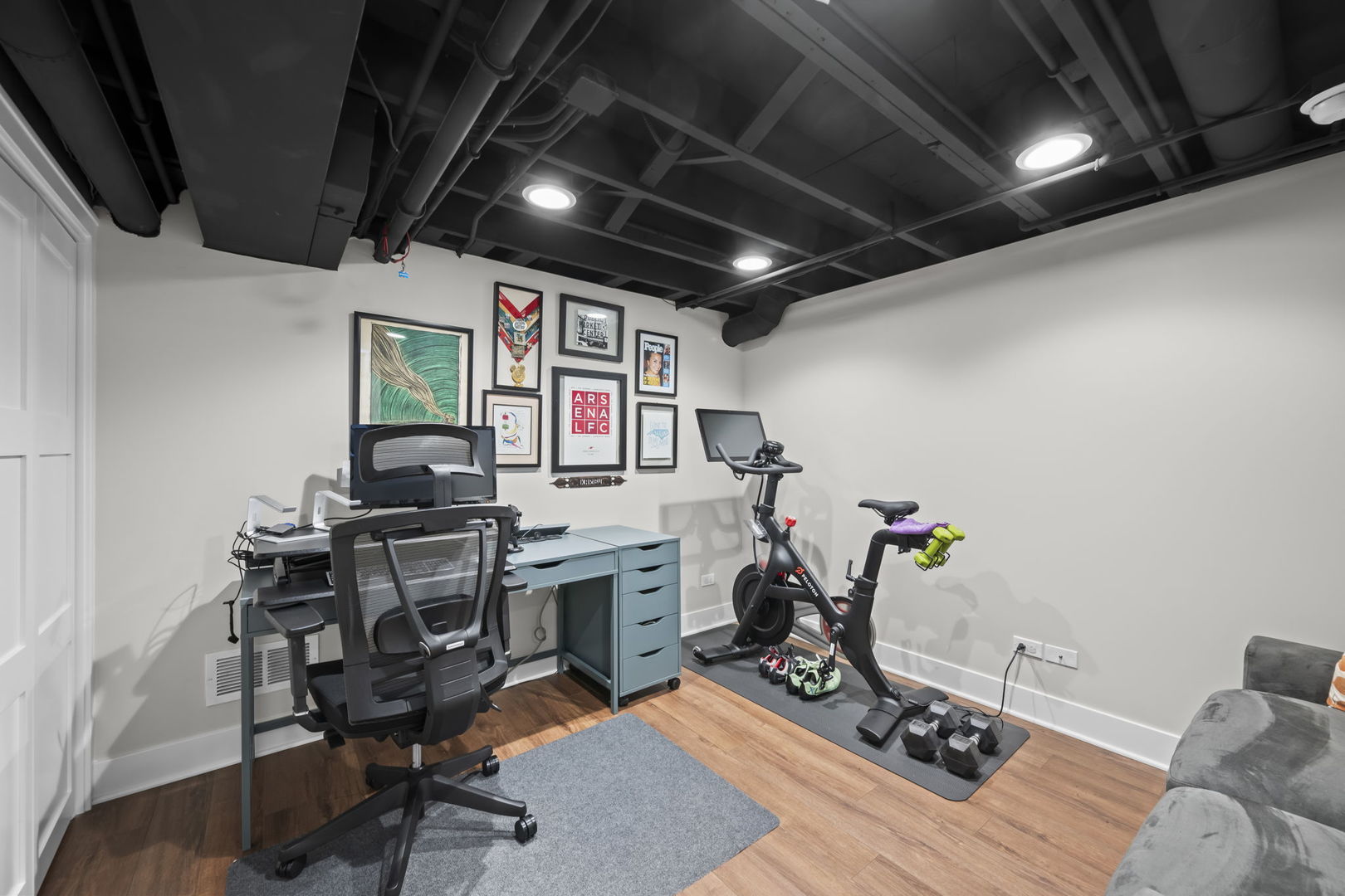 125 N Gibbons Avenue, Arlington Heights, IL 60004